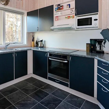Three-bedroom Holiday In Knebel 21 *