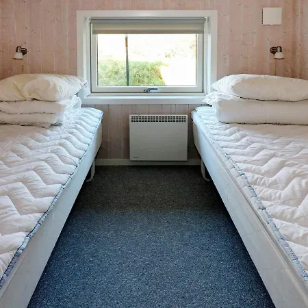 Three-bedroom Holiday In Knebel 21