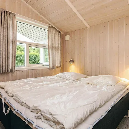 Three-bedroom In Knebel 21 *