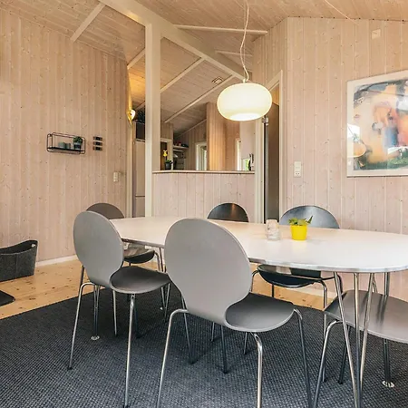 Three-bedroom In Knebel 21 *
