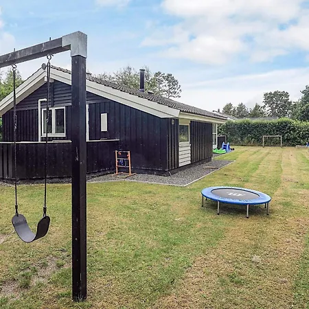 Three-bedroom In Knebel 21 Hadsund