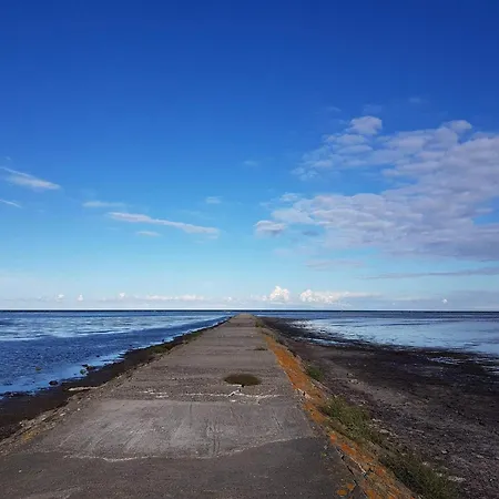 度假居 6 Person In *