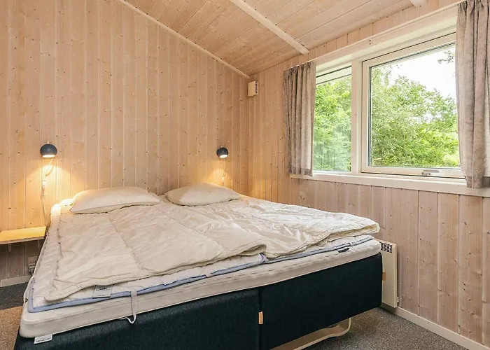 6 Person In * Hadsund